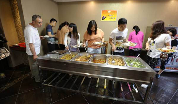 什么是團膳服務(wù),食堂是否屬于團膳膳食？